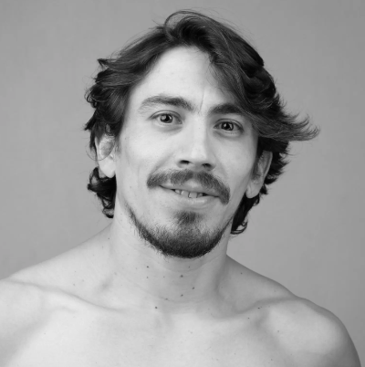 Fabián Leguizamón, miembro del Ballet Nacional Chileno (BANCH), fue distinguido por su desempeño artístico en 2024 como Mejor intérprete masculino.